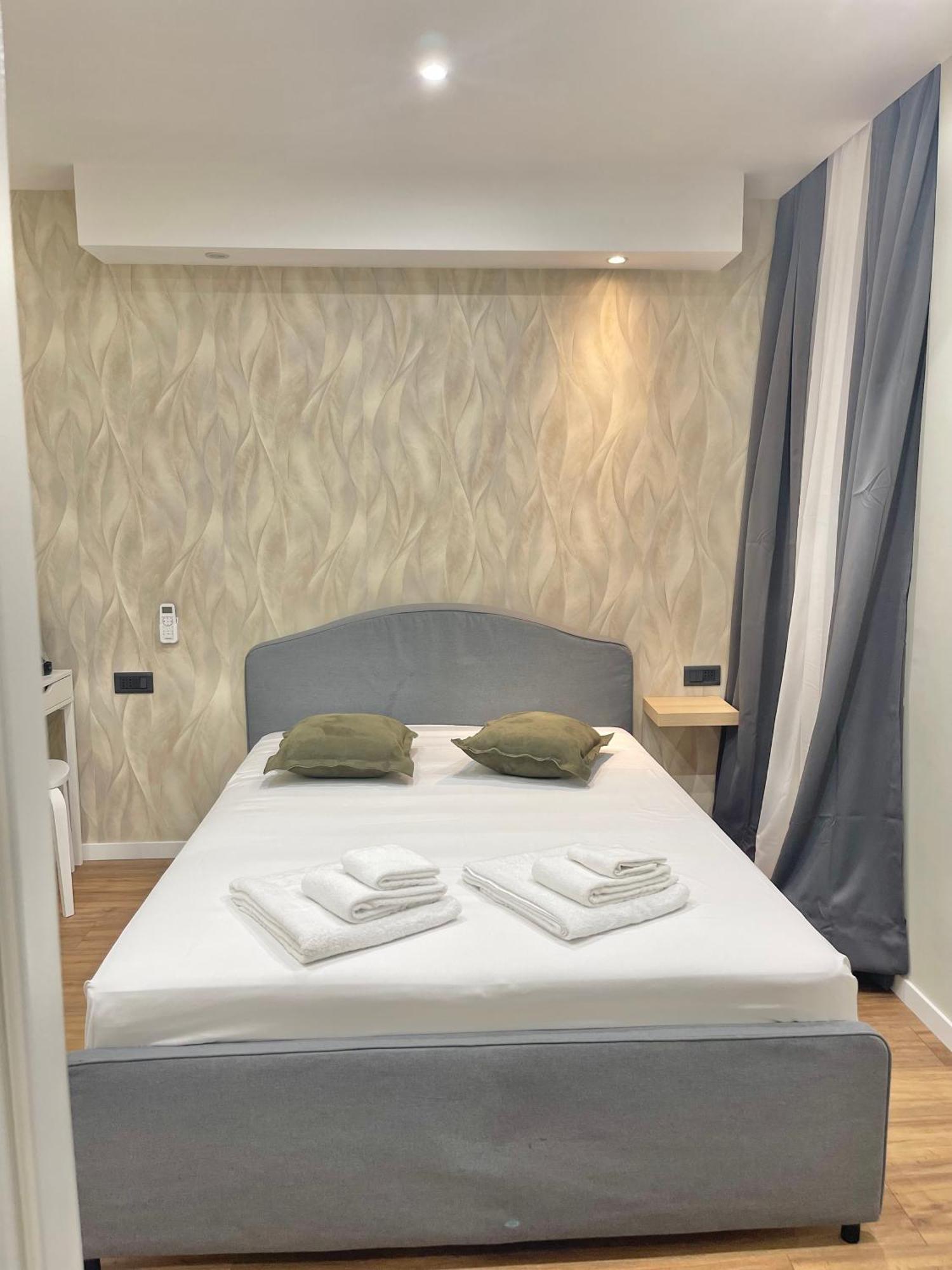 Regina Elena Rooms Pescara Esterno foto